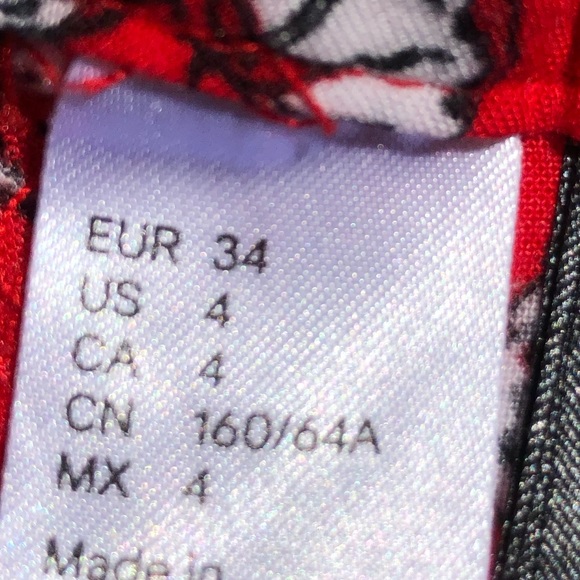 red floral cloth shorts - Picture 5 of 5